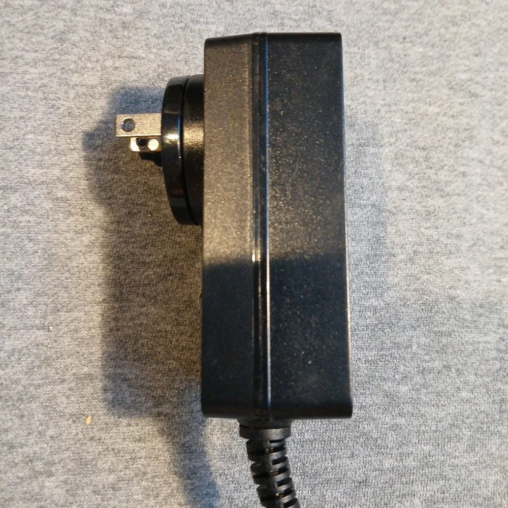 Xin5‎ Power Supply Model A381, Input 100-240V, Output 12V, 5' Cable
